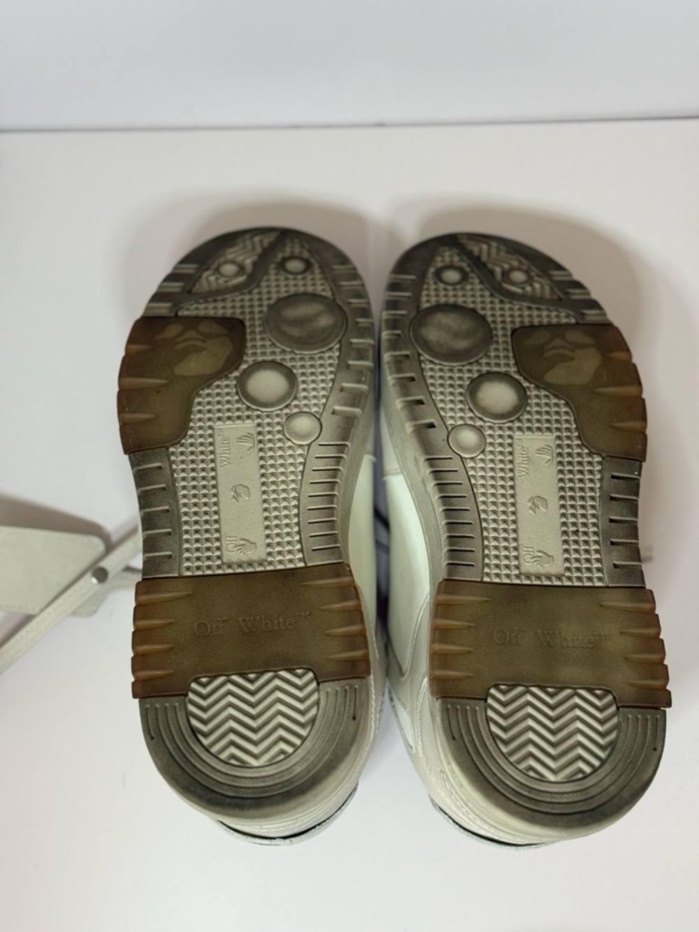 Off-White Out of Office Sneaker (Women) - Picture 5 of 5